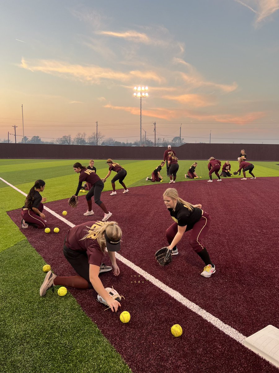 TheBoroSoftball's tweet photo. Tell a friend to tell a friend… we’re backkkk🤩🤩
#4her
#sheready https://t.co/lHFP6eulu6