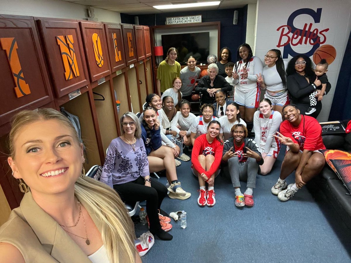 SSC_Belles's tweet photo. A great night to be a Belle! 

Home win over NEO, former Belles in the stands, and the honor of hearing from Hall of Fame Coach Dixie Woodall! https://t.co/9jQ4ajyMuB