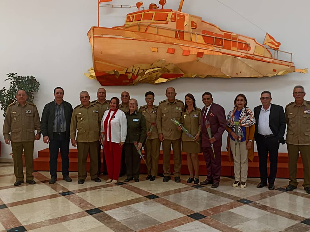 MinfarC's tweet photo. FAR Cuba realiza el acto político por el Día de la Ciencia Cubana, se reconoce el talento de científicos, de laboratorios, industrias y trincheras.
#JuntarYVencer https://t.co/qzNW04Cz68