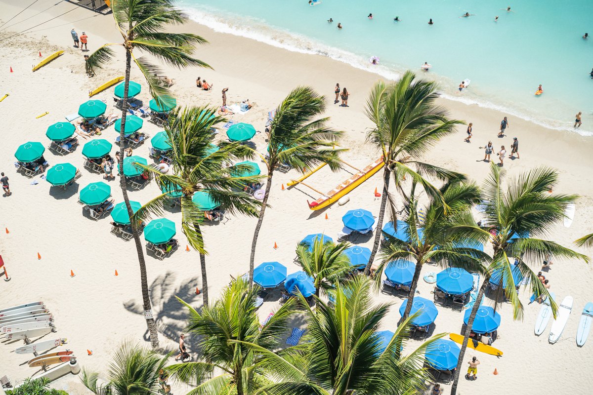 So close you feel like you can walk on water! With a beachfront location, you are only steps away from the best parts of Waikiki at #OutriggerWaikiki. Follow the sunshine and #ComeBeHere!