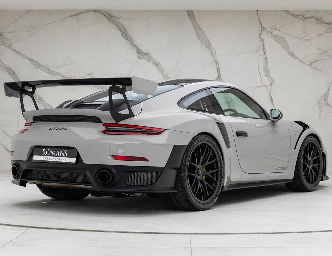 PorscheCIub's tweet image. Chalk 991 GT2 RS