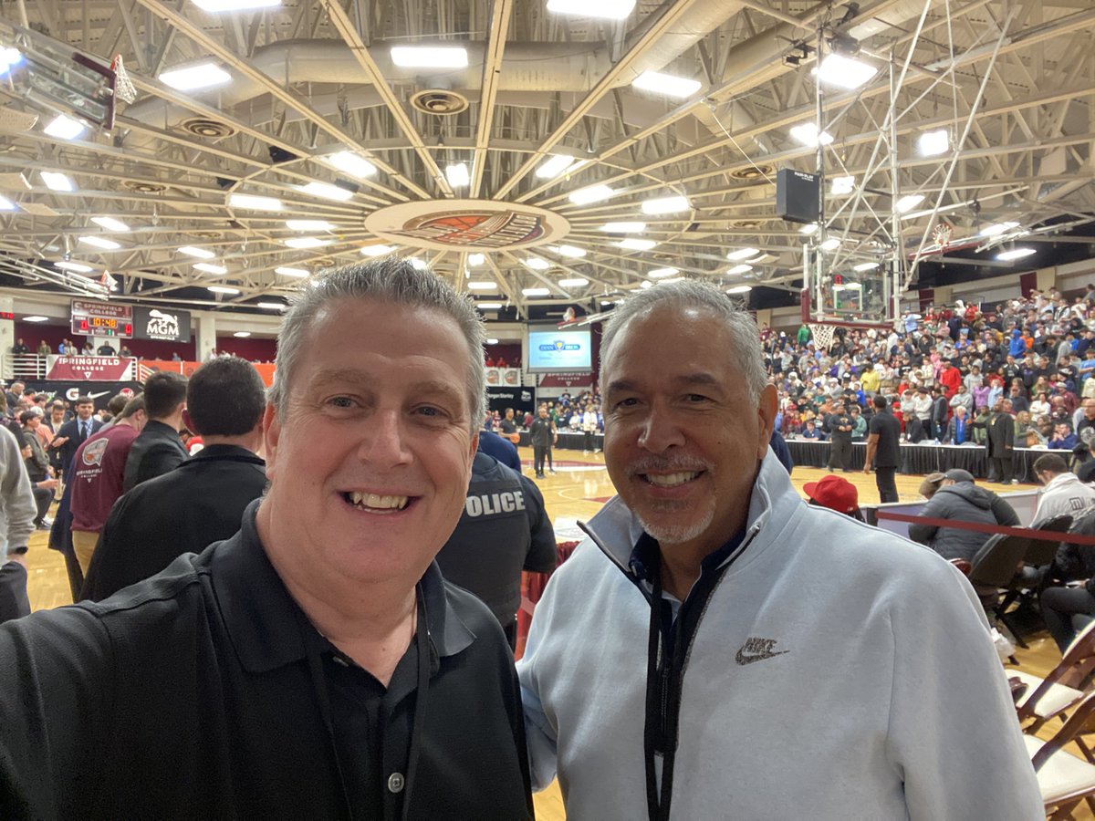 Just wrapped up an awesome weekend in Springfield, MA 13 games @HoophallClassic on the ESPN Networks ! #HSBB #HHClassic