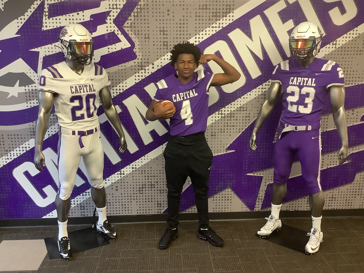 harris_avant's tweet photo. Had a great time this weekend during my visit.Wanted to thank @CoachFoos for this opportunity to play for capital university!!⬜️🟪@CoachWestler @CapitalU_FB @evan_nunez24 https://t.co/p0nlPkghDc
