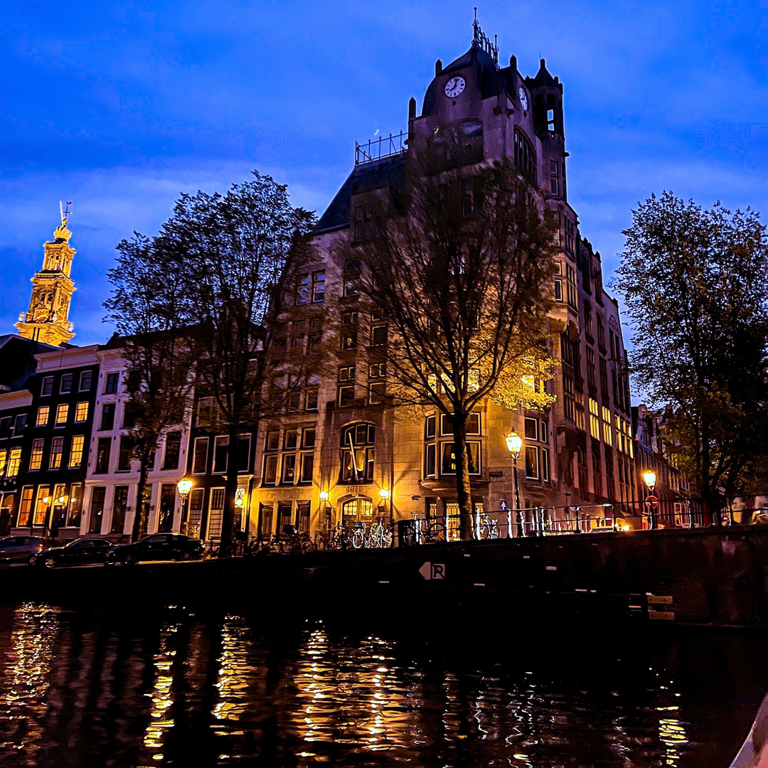 TheOmzProject's tweet photo. “And your prayers they break the sky in two…”

#holland #amsterdam #netherlands #amsterdamlife #amsterdamcanals #visitamsterdam @street.grammers ​​​​​​​​
@street.classics​​​​​​​​
@street.finder​​​​​​​​
#streethunters​​​� https://t.co/7MzicRBs5a