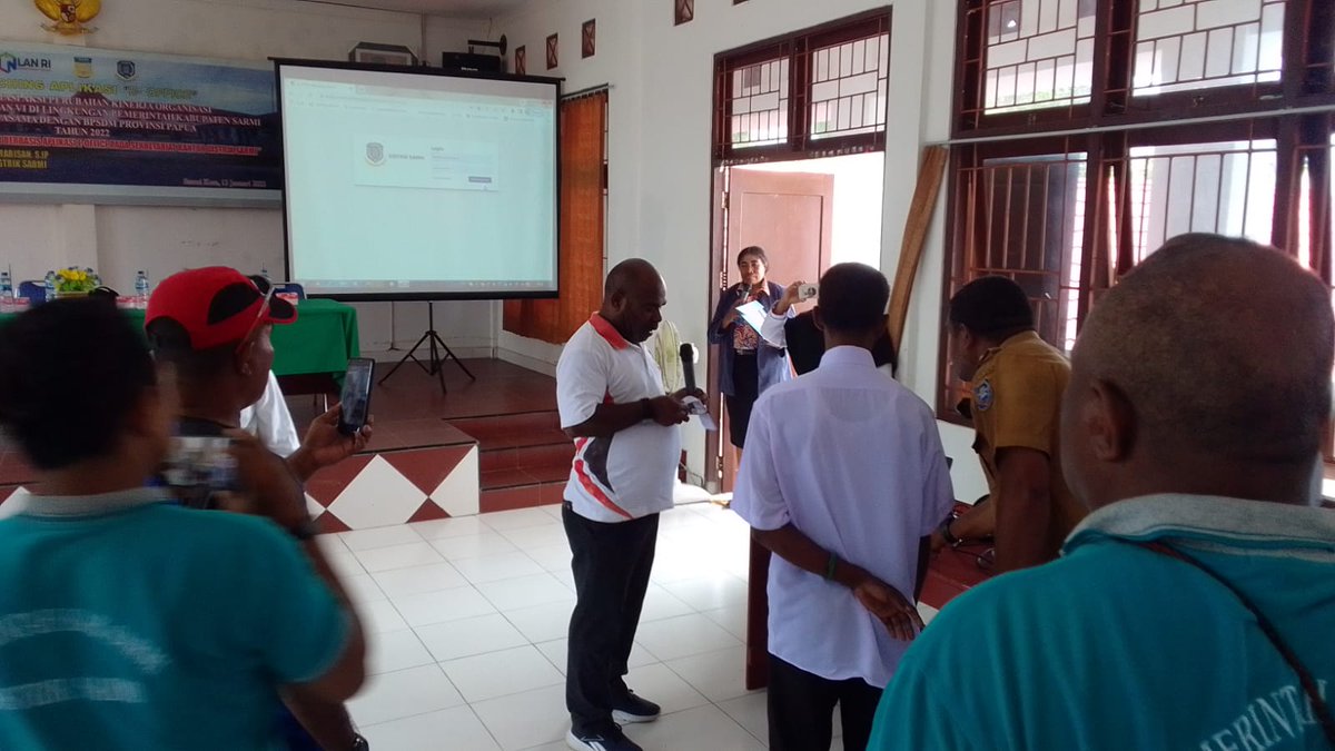 Brata_Male's tweet photo. Lounching Aplikasi E-Office Pada Kantor Distrik Sarmi https://t.co/vdwo2mjedk