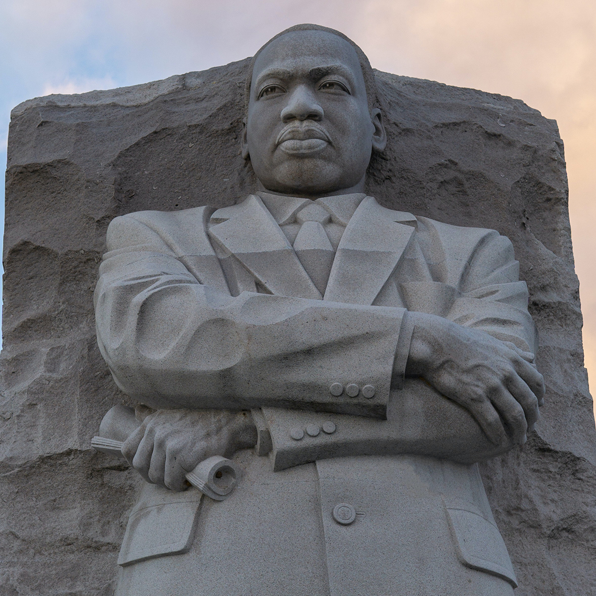 lockwoodlive's tweet photo. Remembering one of the greatest men in modern history on this day. #MLKDay2023 ✊🏽✊🏾✊🏿 https://t.co/tKvzEK59GV