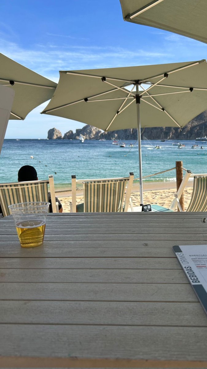 promooguru's tweet photo. louis praiano louis na praia sdd do louis https://t.co/lLTi9maibU