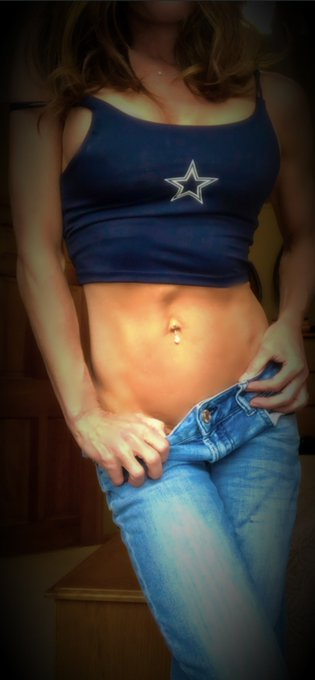 Everybody ready for some football? #MondayNightFootball #DallasCowboys https://t.co/IipCwsqtaq<a href="/tag/mondaynightfootball"class="tags">#MondayNightFootball</a><a href="/tag/dallascowboys"class="tags"><span>#dallascowboys</span></a>