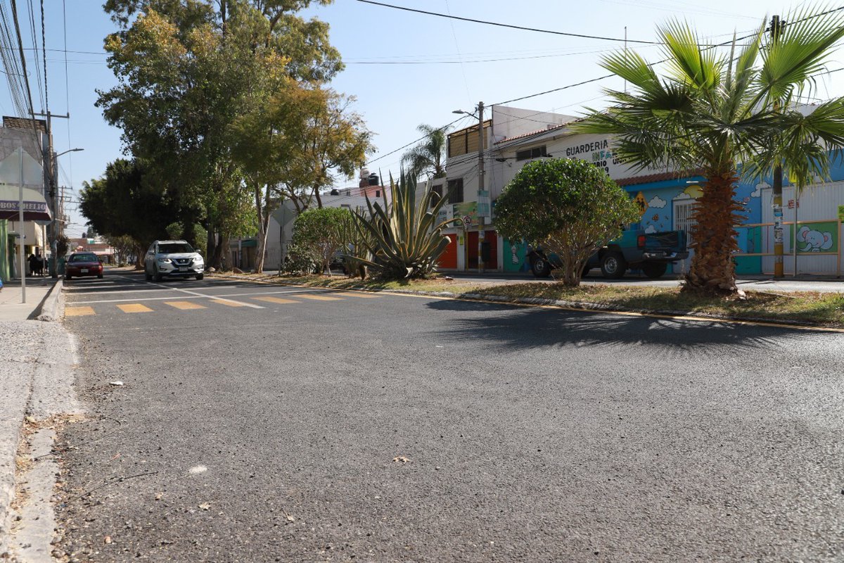 AntenaSanLuis's tweet photo. #Municipio │ Con #VialidadesPotosinas, Gobierno de la Capital mantiene trabajos para dignificar las #calles y #avenidas de la ciudad
Siguen las actividades en #BAnaya, #RutiloTorres, #GarcíaDiego, #Constitución y otras arterias primordiales -> https://t.co/sR18o6SF8E https://t.co/P016brLBqN