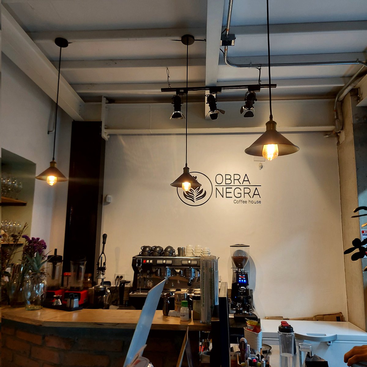 CBonlinecali's tweet photo. Si están en #Cali visiten Obra Negra  Coffee House, una propuesta de 4 emprendedores talentosos. https://t.co/GOJgd0fVKx