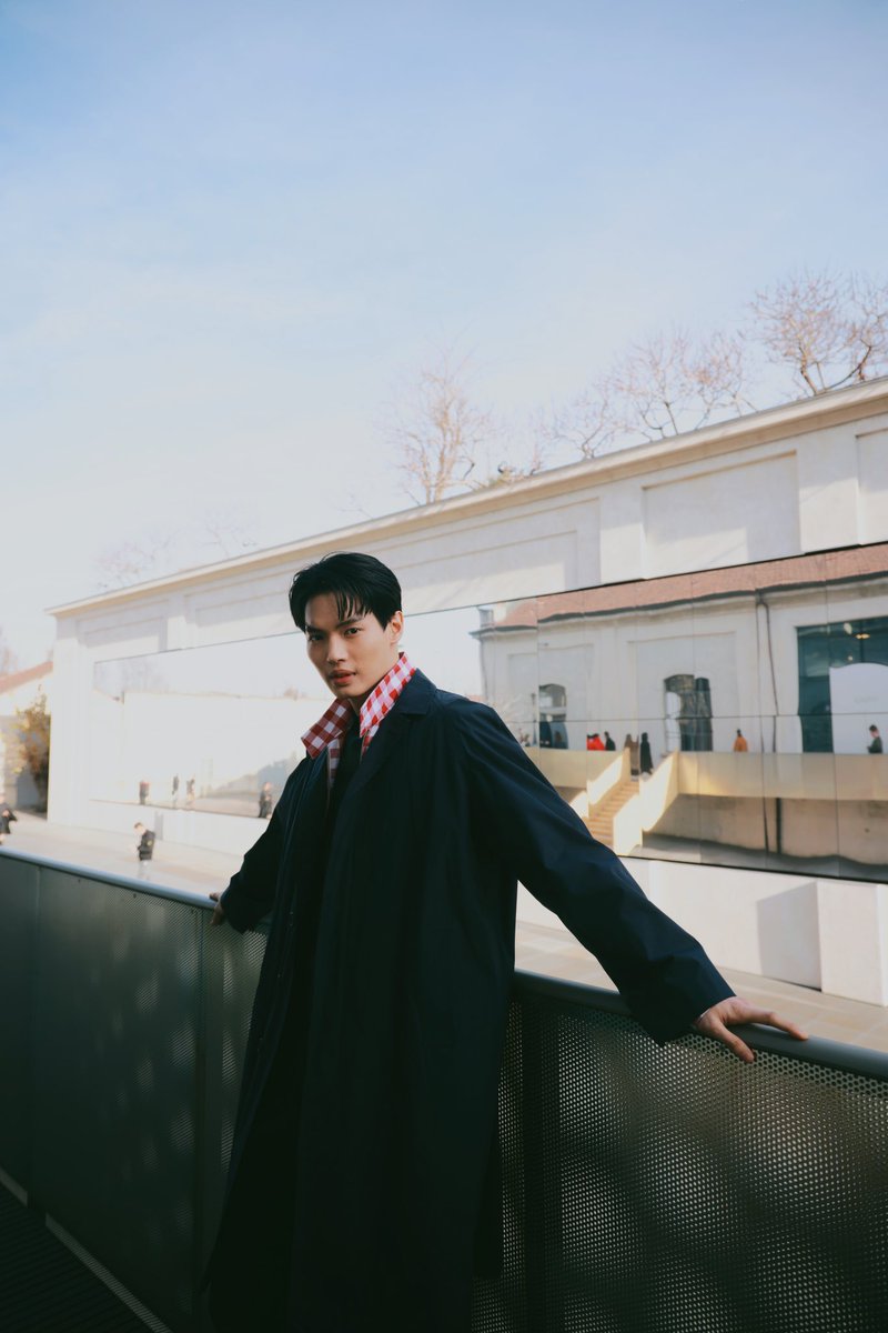 mintmag_th's tweet photo. หล่อข้ามทวีป! ส่องลุควันชิลๆของหนุ่ม ‘วิน เมธวิน’ ที่มิลาน กับภาพถ่ายจากทริปในครั้งนี้ แถมมาในลุคสุดเท่จาก Prada อีกด้วย หลังบินลัดฟ้าไปอิตาลีร่วมงานแฟชั่นโชว์ #PradaFW23 Menswear Collection ในฐานะ Brand Ambassador ขอ��� #Prada 💚

#PradaFW23showXWIN
#winmetawin
#MintMagTH https://t.co/0KvJEyVv2H