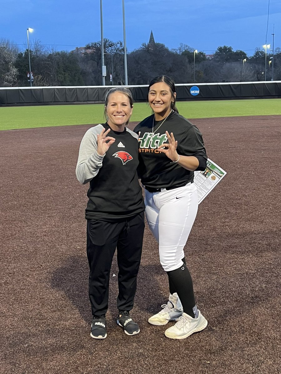 ariaannaa13's tweet photo. Thank you @UIWSoftball and coaches for a great camp! @deanofsoftball5 @robynleightonn and Coach Josh https://t.co/qwazH7CbZN