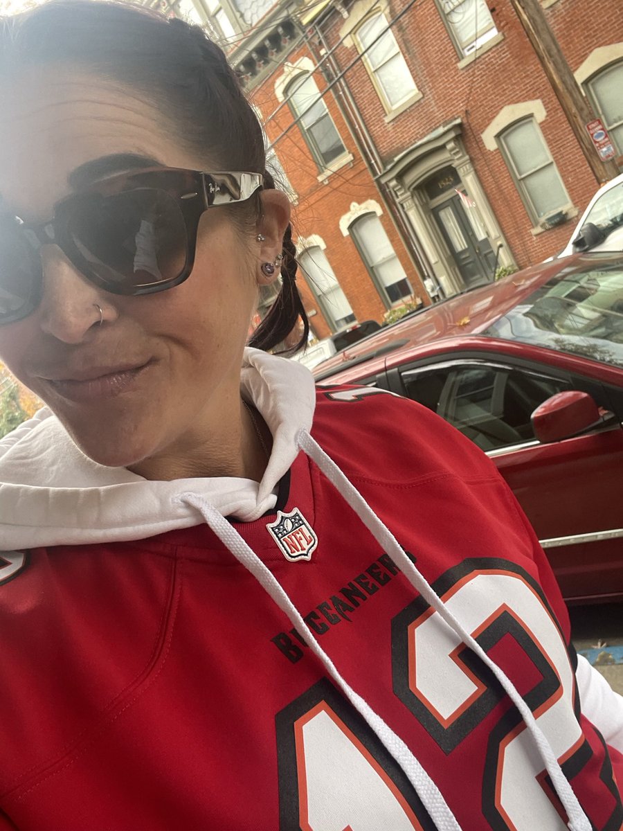 #LFG #GoBucs Happy Monday <a href="/nickpscs/">nickscs</a> 😂