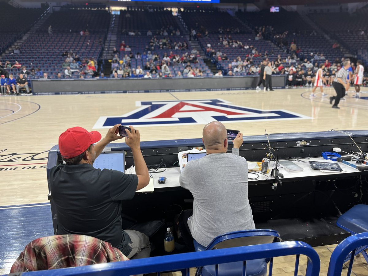 Emadrid27's tweet photo. Morales Brothers doing what they do best! 
The love you give all of these Athletes in all sports is amazing!! Thank you!! https://t.co/dtSmjR05I7