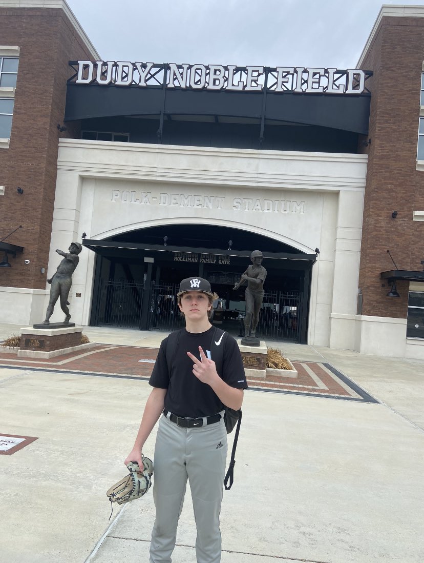 Had a great experience at @hailstatebb camp. Blessed to be in the presence of the best program in the country today. Thanks to all the coaches today for working with me and helping me improve. #Hailstate 🐶
@lemo22 <a href="/sfoxhall/">Scott Foxhall</a>
