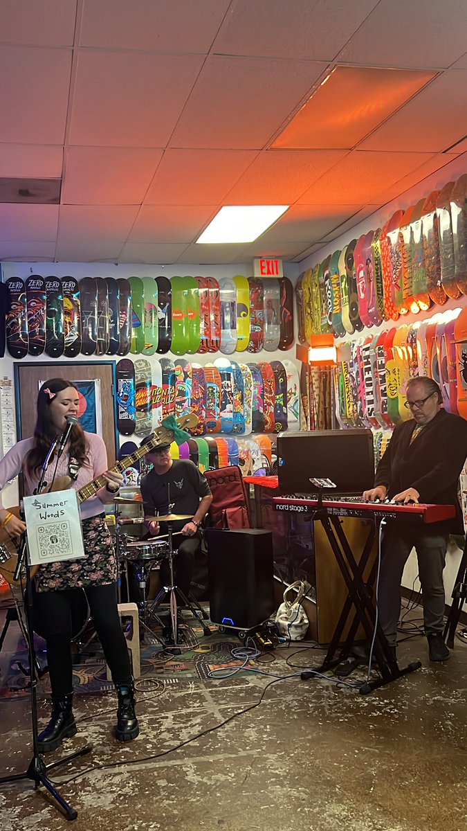 This is an actual photo, not an AI painting if you can believe it…thanks to everyone who came to my show on Saturday! We’ve got another coming up on the 29th at Cervecería del Pueblo— free admission and delicious beer! 

🌟 6PM
141 W. BELLEVUE DR., #100
PASADENA, CA, 91105