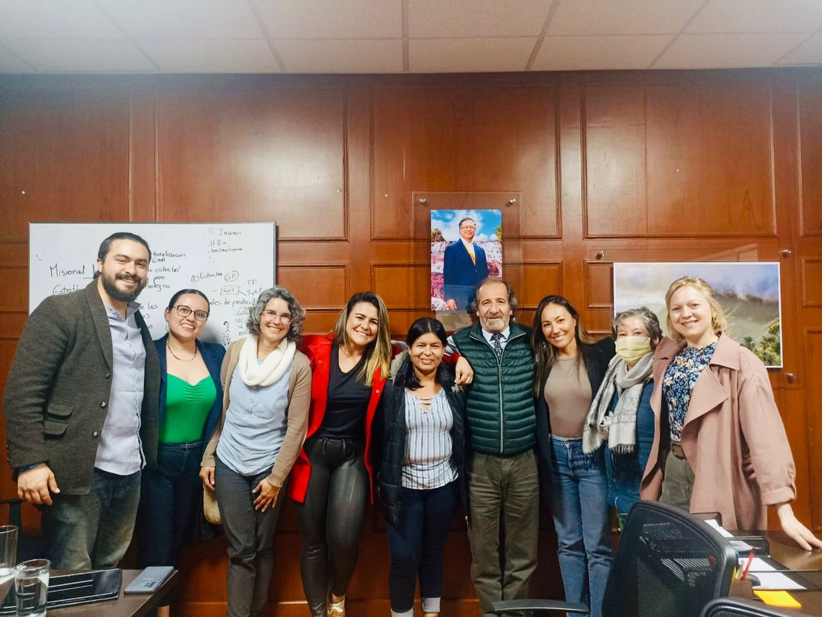 EstefanyGrajales tweet media