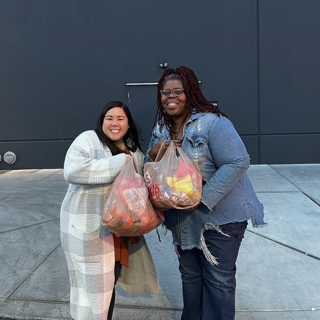 EricaMosca14's tweet photo. Thank you @TamekaHenryNV &amp; @AliLovesVegas for the work you do all year long. Glad to celebrate #MLKDay2023 supporting your service events. Learn more on how to support: https://t.co/bvPZQvlWhm in the Historic Westside &amp; @FosterKinship in North LV throughout the year. #service https://t.co/YcVHeEKOqB