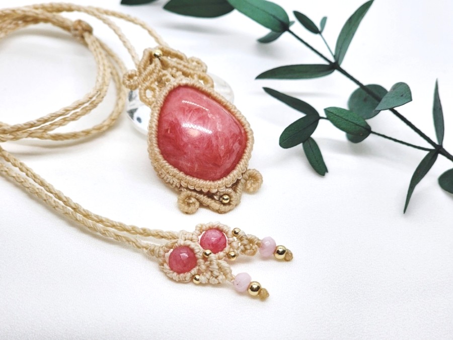 macrame_thej's tweet photo. #로도크로사이트 #rhodochrosite#매듭팔찌 #원석팔찌 
#원석매듭팔찌  #macrame  #더제이 
#마크라메더제이 #THEJ
#천연원석매듭팔찌 #주문제작
#핸드메이드  #macrame_with_stone 
#macrame_the_j
#macramejewelry 
#gemstone 
#자수정 #문스톤 #그린오팔
#아쿠아마린 #백수정
#labradorite https://t.co/4cI76oUilL