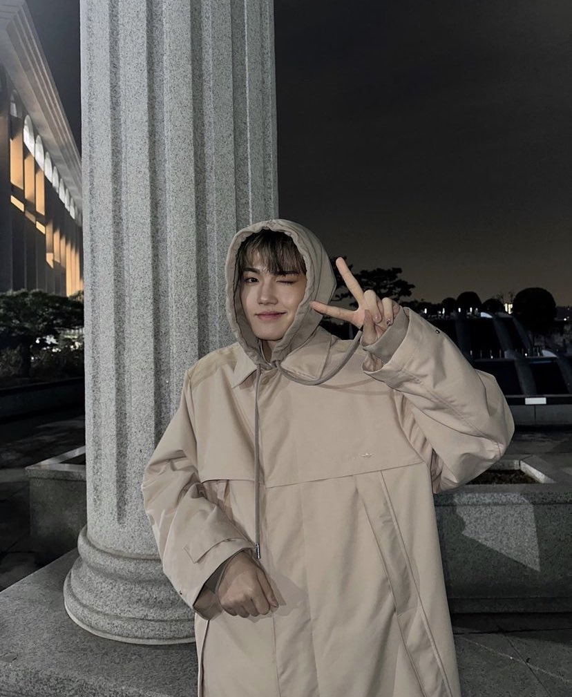 Fmp-oMKaMAA7i9Y?format=jpg&name=medium