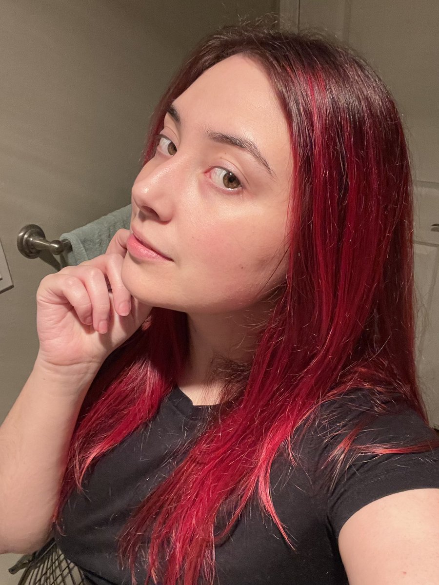 nikki93a's tweet photo. Red hair don’t care? https://t.co/sXgulPkTgQ