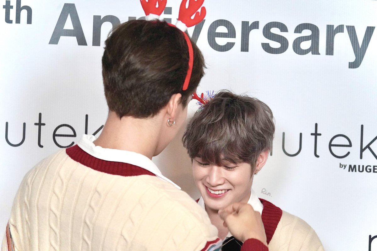 ririnnnmaru's tweet photo. 𝕄𝕦𝕥𝕖𝕜𝕚 𝕩 𝕄𝕒𝕩ℕ𝕒𝕥 𝟚𝟘𝟚𝟚𝟙𝟚𝟚𝟝 𐂂
Nat仔的招牌怕醜笑🥹
キュン💗
#MutekixMaxNat
#mmaxmax #ไดโนกรธัสส์
#natasitt #ขวดนมของเบบี้ณฐ
#MaxNat #ฮาร์ทดิสของแม้กณฐ https://t.co/ColTHzAh5C