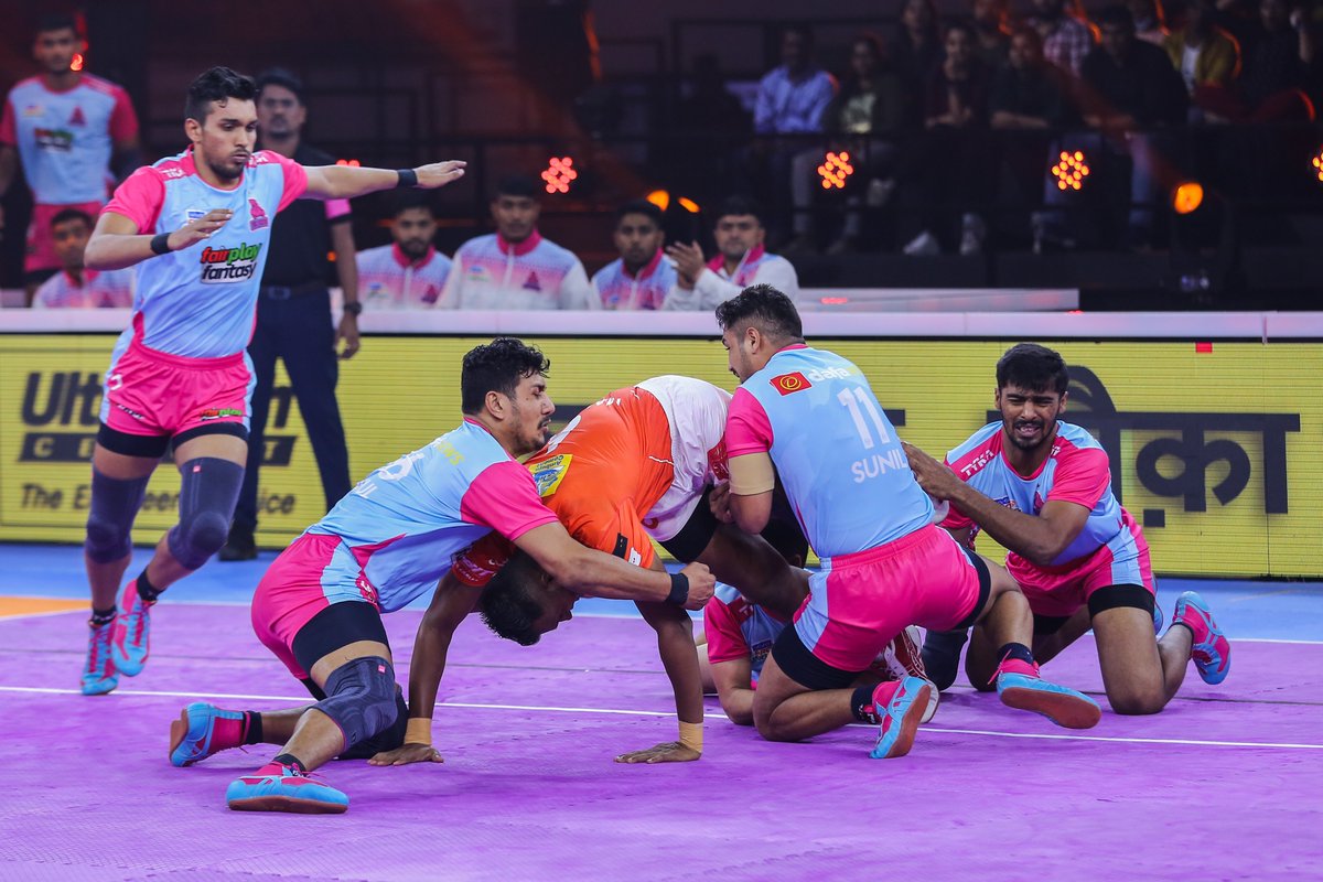 JaipurPanthers's tweet photo. The team delivering a promising tackle in the #FantasticPanga! 🤩
Winning is our spirit and nothing can stop us on this journey! 🏆
#ArjunDeshwal #SahulKumar #SunilKumar #AbhishekKS
#RiseOfPanthers #PantherSquad #JaiHanuman #TopCats #JaipurPinkPanthers #Jaipur #vivoProKabaddi https://t.co/EdYL09I8uJ