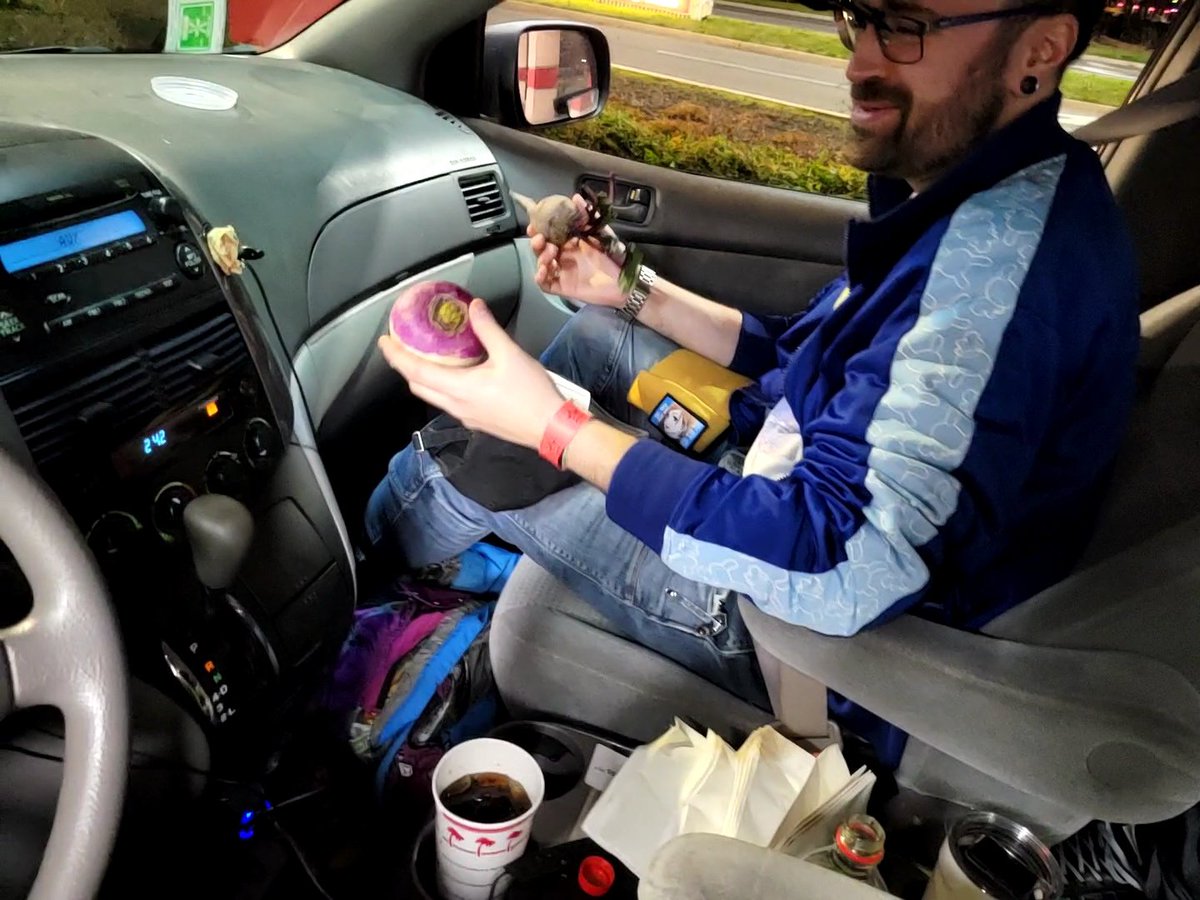 SiGeCore's tweet image. Spilled soda all over my car and @TheRealGcan only cared about his root veg