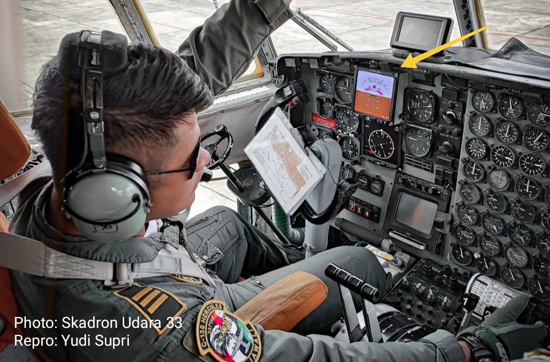 yudisupri_454's tweet photo. Photo of the EFD 6.0 in C-130 Hercules (Indonesian Airforce). The avionic made by #Infoglobal, and since a few years ago are used in Hercules aircraft. The device also be used on #Boeing 737-200 from 5th Air Squadron at Sultan Hasanuddin Air Force Base, Makassar. https://t.co/GLT6WlxVj4