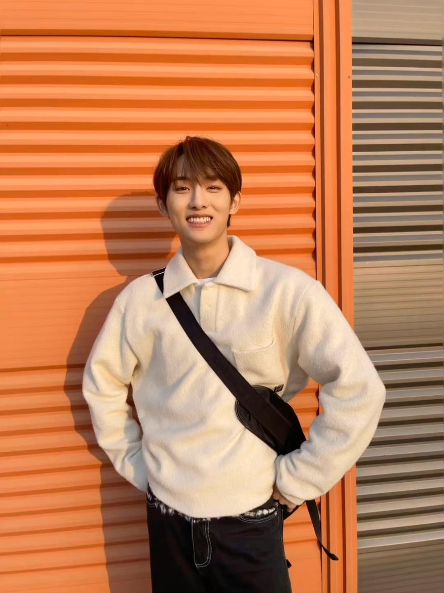 _m_ang_'s tweet photo. 230117 윈윈 웨이보 ☁️🌞 https://t.co/jU31LyEjeH