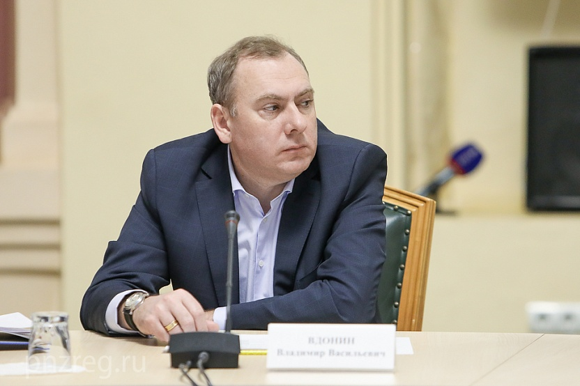 Владимир Вдонин оказал помощь малообеспеченным семьям.

Заместитель председателя комитета Законодательного Собрания по промышленной политике оказал содействие в приобретении пожарных извещателей для установки в частных домах.

zspo.ru/pressroom/news…