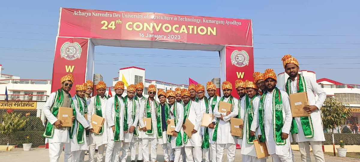 CollegeAzamgarh's tweet photo. कृषि महाविद्यालय आजमगढ़ के अधिष्ठाता प्रोफेसर डी के सिंह ने कृषि महाविद्यालय आजमगढ़ के उपाधि प्राप्त छात्रों को बहुत बहुत बधाई एवं उज्वल भविष्य की शुभकामनाए दी @kvkazamgarh1 @ANDUAT1 @dmazamgarh @IcarIasri @CSAU_Kanpur @CdoAzamgarh @CMOfficeUP https://t.co/lBbNd1XUjF