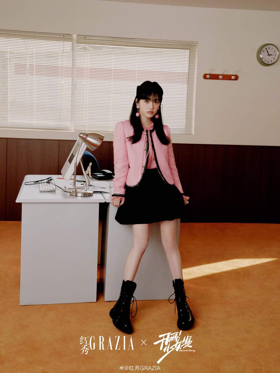 YueDiLatam's tweet photo. [16.01.23] Actualización de Weibo con #ShenYue 🌙 

"Shen Yue y sus compañeros del drama #TheComicBang para Grazia China".

Cr.📸 红秀GRAZIA  / Yuedilatam

#沈月 #DyShen #YueDi #BeYoursel #XiaLangLang #SeTuMismo #ShiShuangJiao
#UseForMyTalent   #OneWeekFriends https://t.co/JAZNe7UYnH