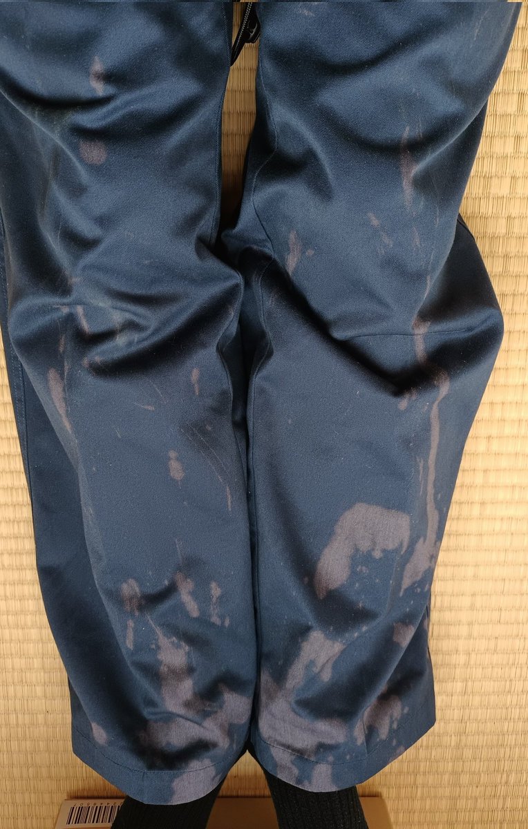 saitamadenshi's tweet photo. 作業服に薬品がかかって色落ちしちゃた😖

#作業服 #作業着 #次亜塩素酸ナトリウム #薬品 #退色 #色落ち #アルカリ性 #強アルカリ性 #naclo #workingclothes #workingwear #workclothes
#workwear #sodiumhypochlorite #chemical #alkaline #strongalkaline https://t.co/NQD9AQ3Dsh