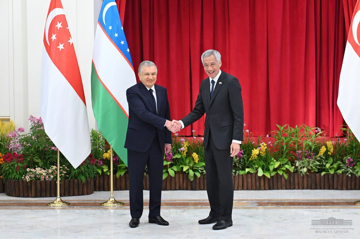 President Shavkat Mirziyoyev held talks with the President and Prime Minister of #Singapore🇸🇬 during a state visit to this country.

#Mirziyoyev #visit #Singapore #cooperation