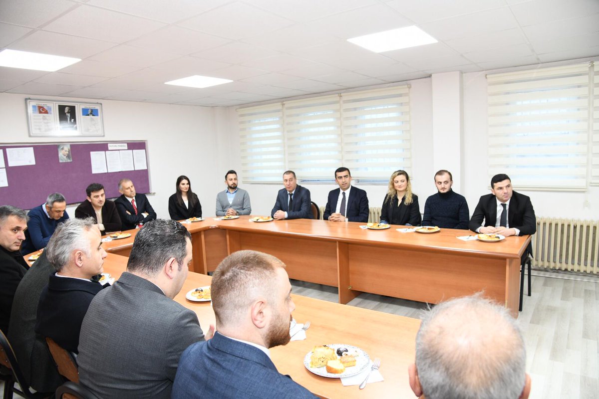 hbfettahoglu's tweet photo. Bugün MAÇKA📌
Güne, Maçka Şehit Er Mehmet Akyüz İlkokulunda çocuklarımızın güzel enerjileriyle başladık.
Öğrencilerinin kendilerini keşfetme süreçlerinin eşlikçisi olan kıymetli meslektaşlarıma, çocuklarımıza açtıkları tüm kapılar adına teşekkür ederim.
@tcmeb https://t.co/RQ9EMxZImb