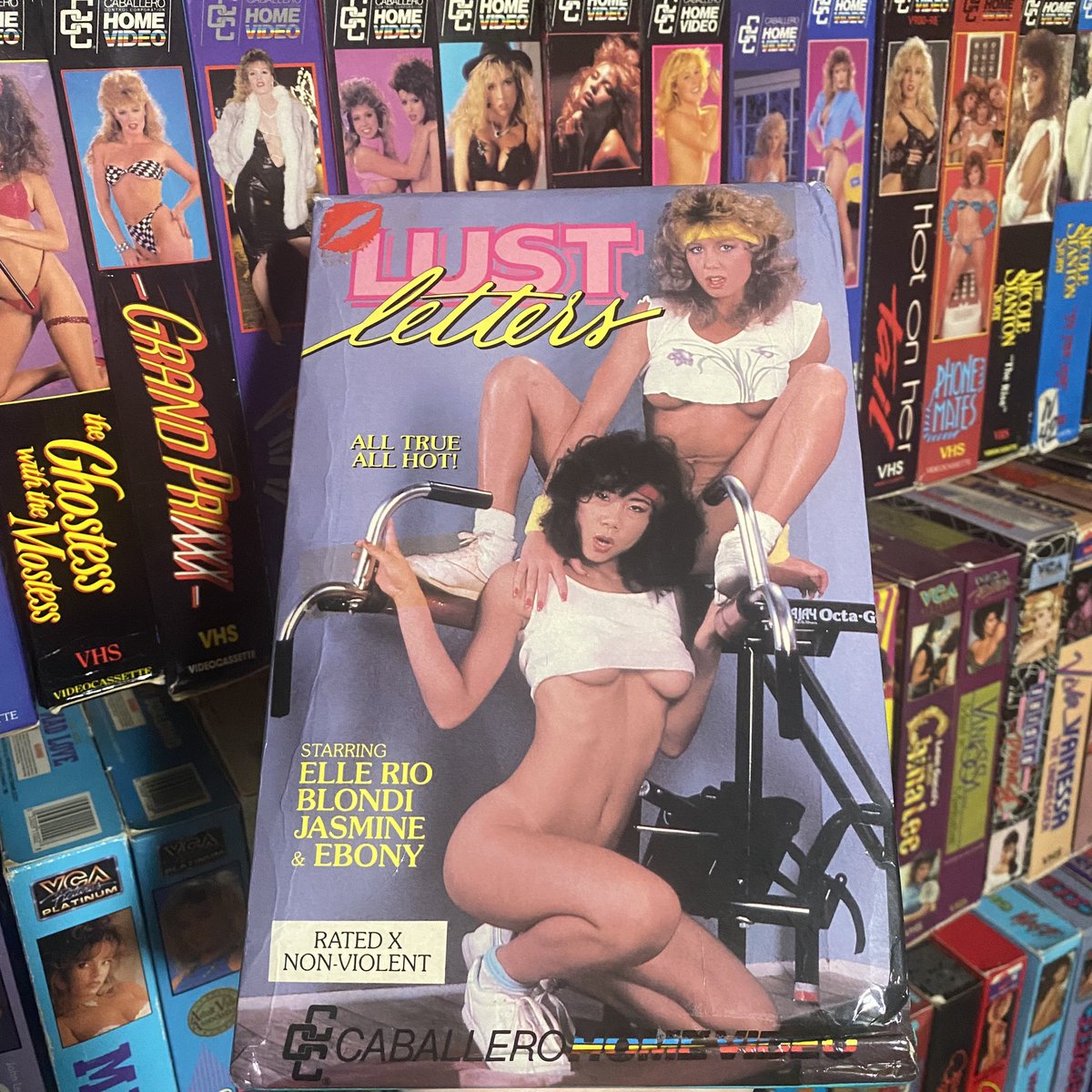 VideoClimax's tweet photo. Lust Letters (1986)

#blondi #ebonyayes #kimlao #ninadeponca #ellerio #tombyron #caballerohomevideo #80sporn #80sworkout #80sbabes #retroporn #vintagesleaze #vhsporn #bigboxvhs #vhscollector #lustletters https://t.co/5jm6EsmPRZ