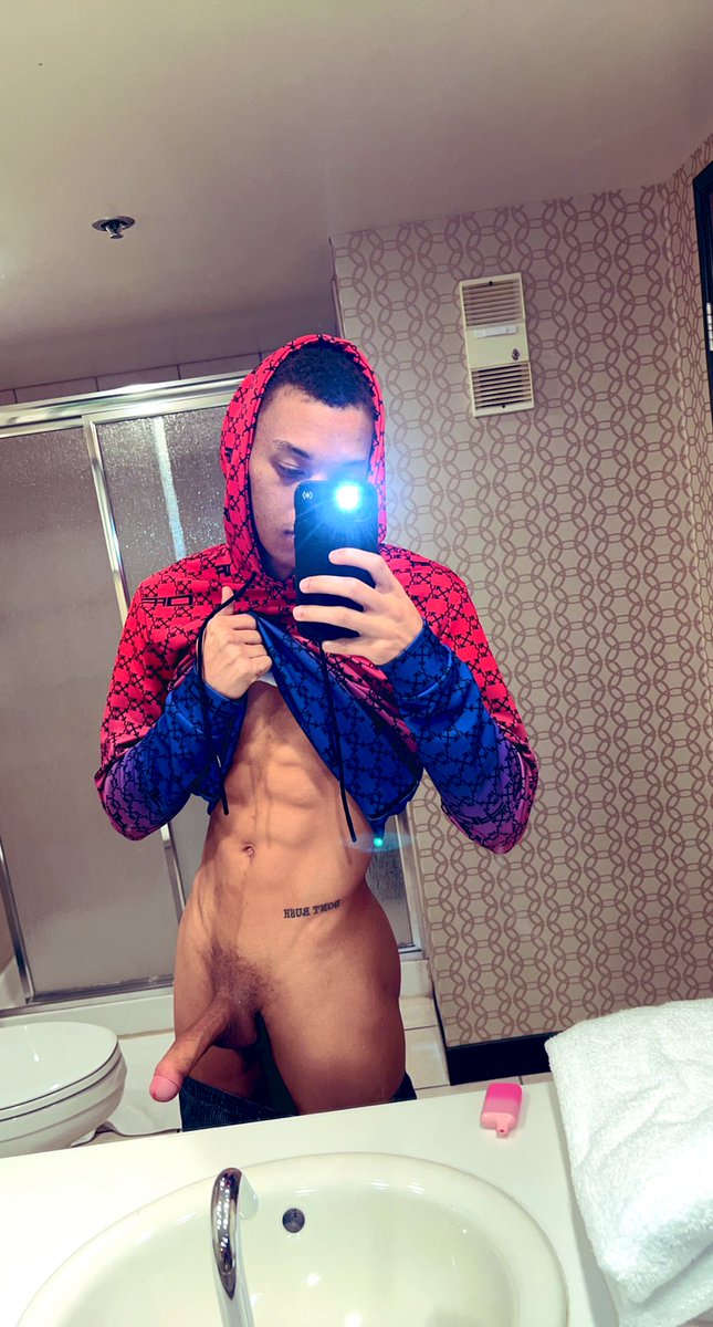 jamesjacobsss's tweet photo. I ain’t got no type….
Onlyfans.con/jamesjacobs https://t.co/4ywumrnC4E