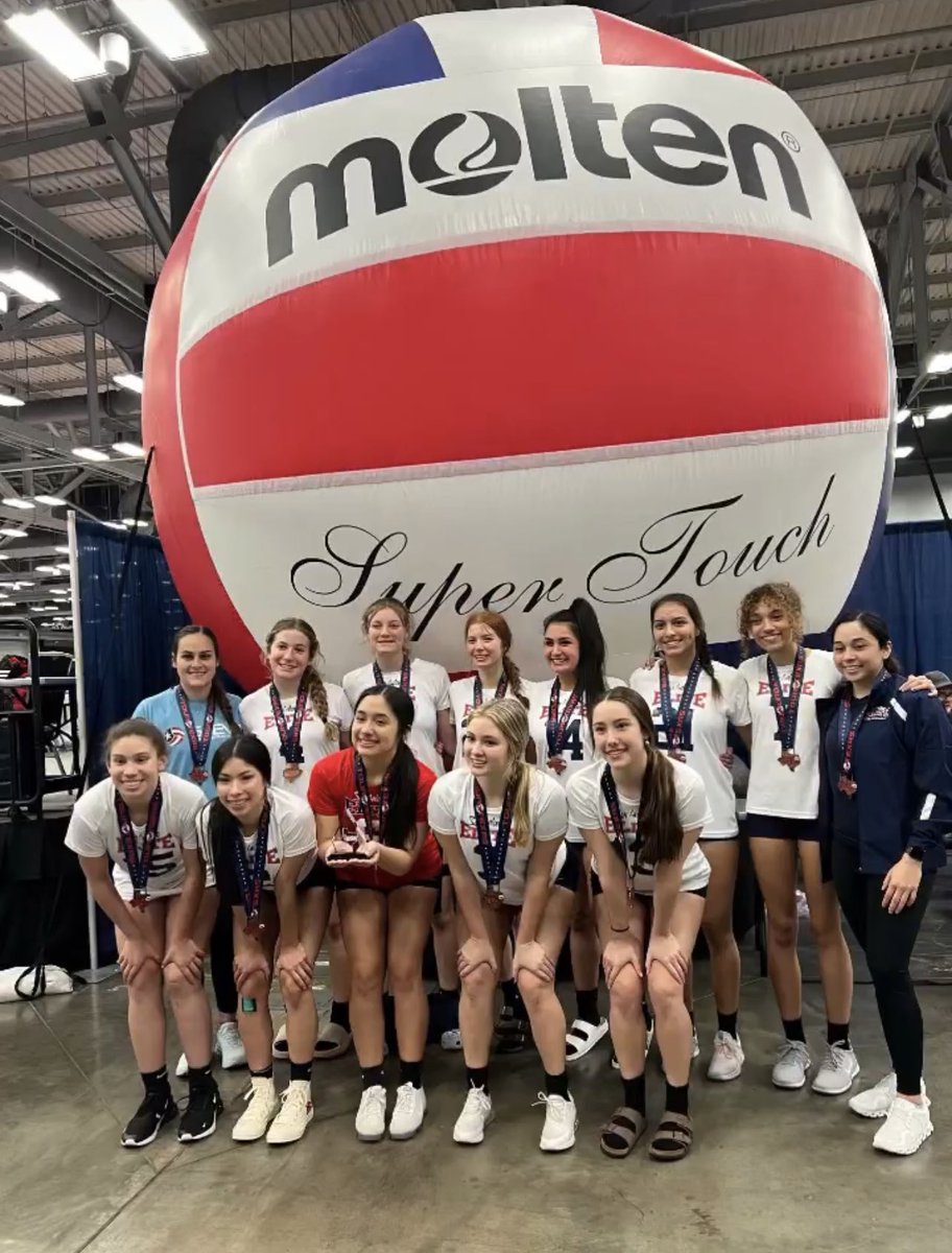 yliana almaguer tweet media