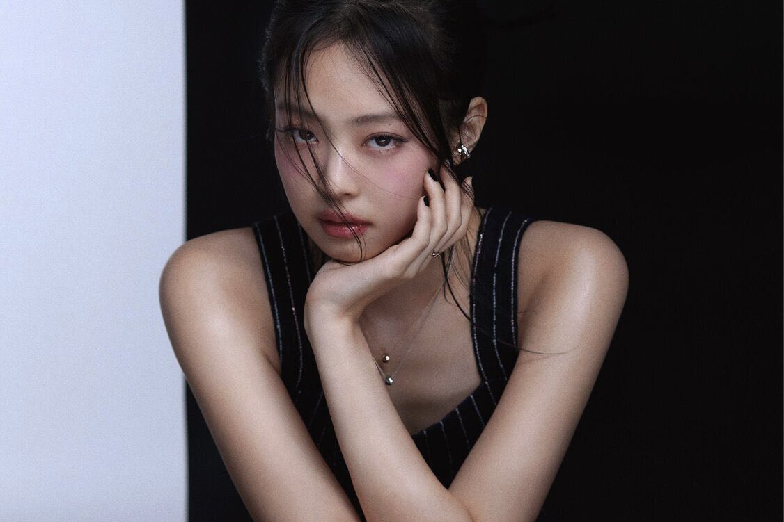 firejennie's tweet photo. oh she’s taking it https://t.co/lW4wjgA5iw