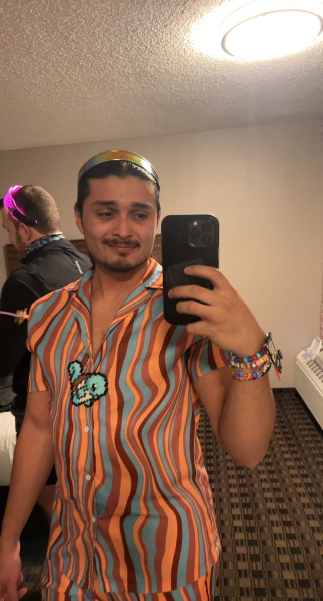 joshie_diamonds's tweet photo. Haven’t been or posted on here in ages! So here’s some pictures of the other night https://t.co/E81mZaWNPD