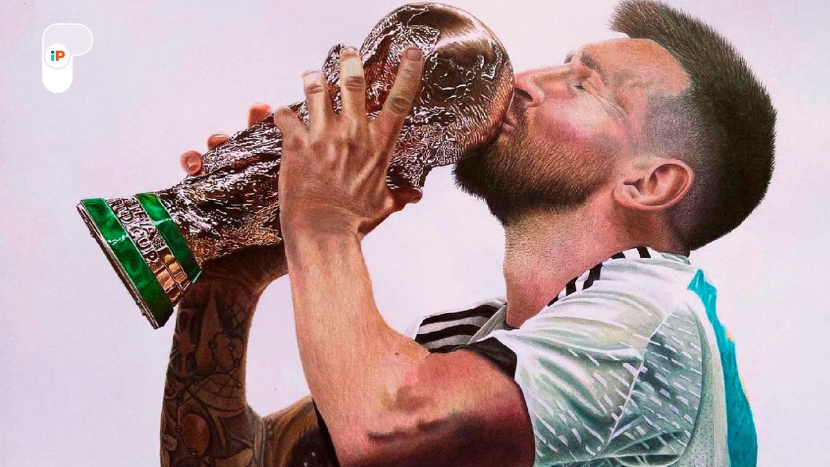 'El retrato perfecto no existe'

👉 El retrato perfecto: Messi levantando la Copa.

El artista 🎨 zabart_ realizó un dibujo del Diez con el trofeo más preciado.