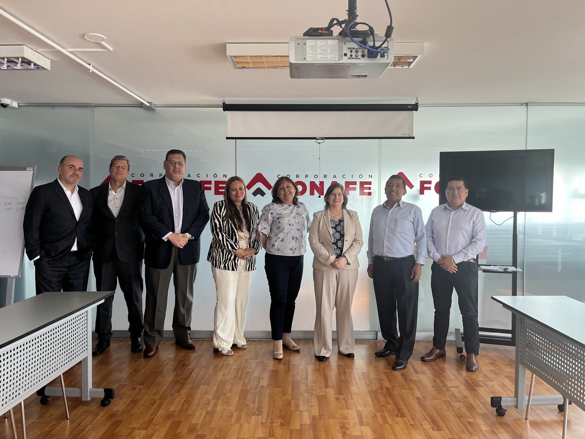 Willy_PonceC's tweet photo. #FED CUT se reunió con Directora Ejecutiva y equipo de gerentes de FONAFE; ante la subsanacion de las observaciones de escala salarial; juntos en acción hasta lograr el objetivo ⁦@FedCut⁩ ⁦@josue_cuzcano⁩ ⁦@AngelDionicioO1⁩ ⁦@TeresitaSernaq1⁩ https://t.co/riQCj4ZA3t