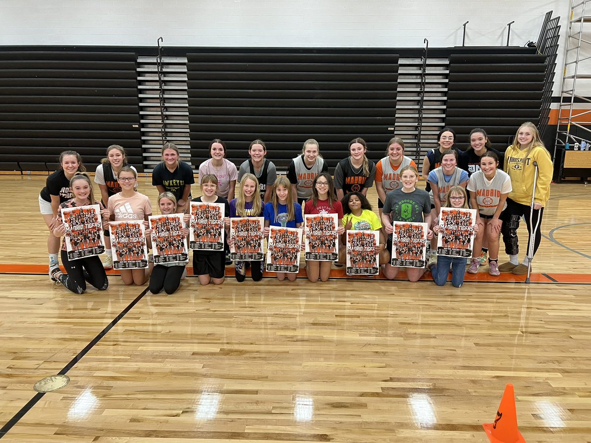 Was awesome having our Madrid 6th grade team drop in &amp; watch practice tonight! Great group of kids who hopefully learned by witnessing the effort and focus of our HS girls heading into a fun week! #Together #🐅Pride