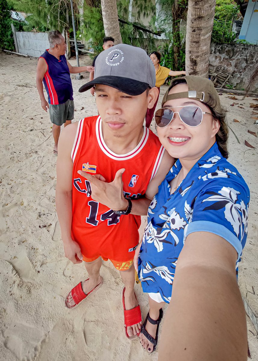 ALLENtegs's tweet photo. currently at Caluya with my favorite tambay 💅 https://t.co/eHtORYDvwz