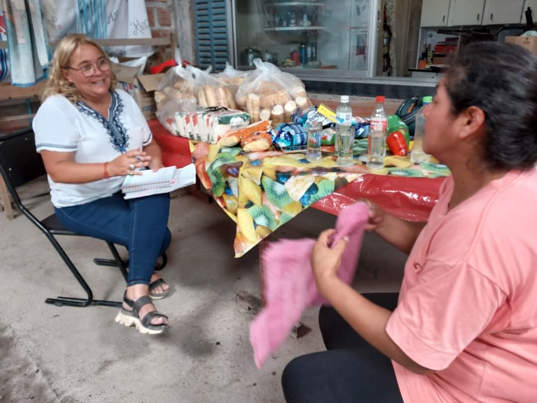 CIC1Solidaridad's tweet photo. Esta mañana visite comedores y merenderos que forman parte del Plan Unidos.
#Unidos es un plan que se lleva a cabo con compromiso, ofreciendo contención a muchas familias a través de la distribución de alimentos. 
Seguimos cerca de quienes más nos necesitan. 💕 https://t.co/Y26zu6Z5uY