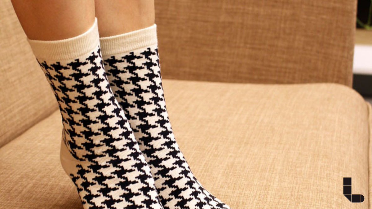 socksy_com's tweet photo. Stand out in these socks. The trendy, contemporary style is perfect for the season while the soft cotton blend means added comfort. 😍

https://t.co/HNxeFpN7jf https://t.co/9CCX9CU0fM