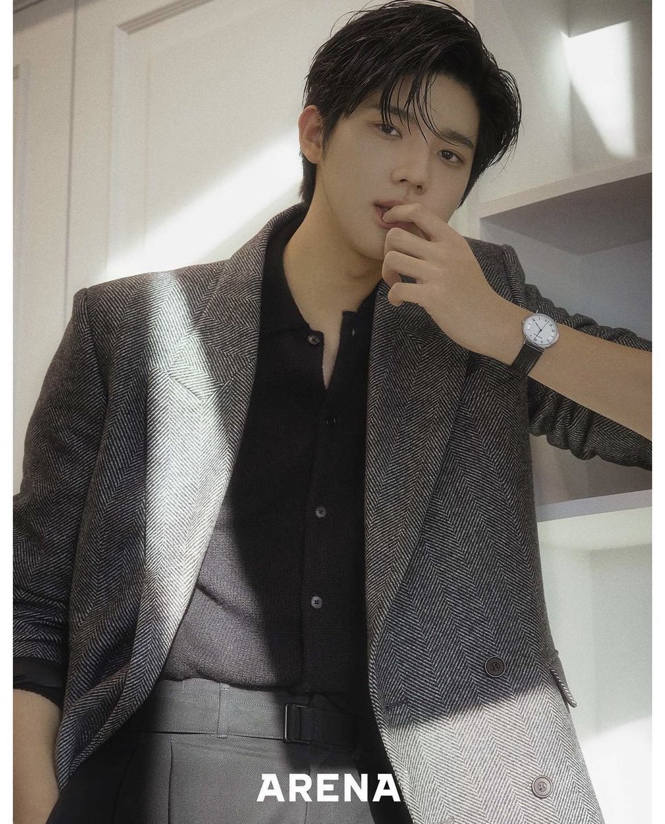 moonloversclub_'s tweet photo. 로만손 화보 #문상민 https://t.co/XkBkKEfbDa