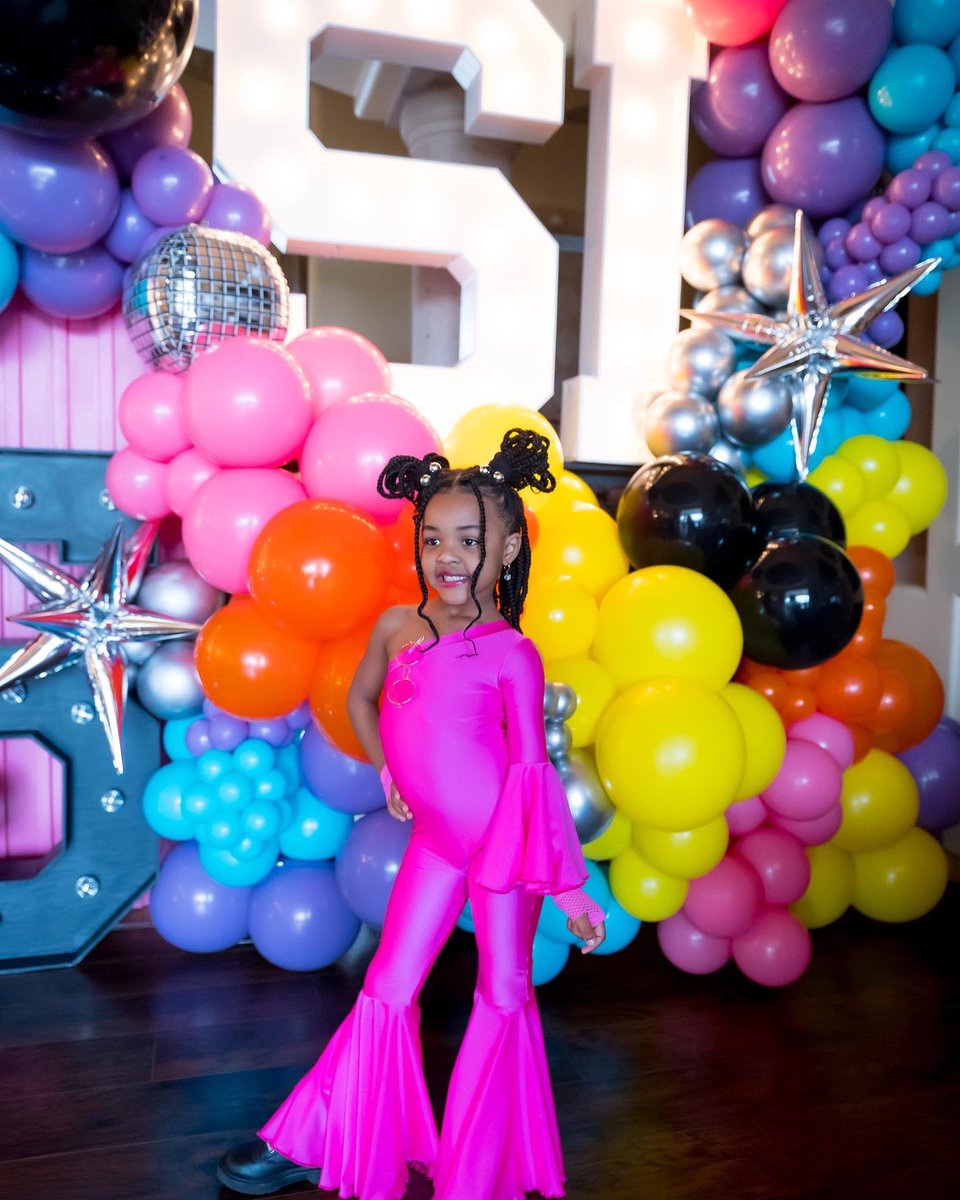 stella_desiraye's tweet photo. Happy 5th Birthday to my twin daughters, Sierrah &amp; Savannah 💕 https://t.co/KVRG5On2Qq