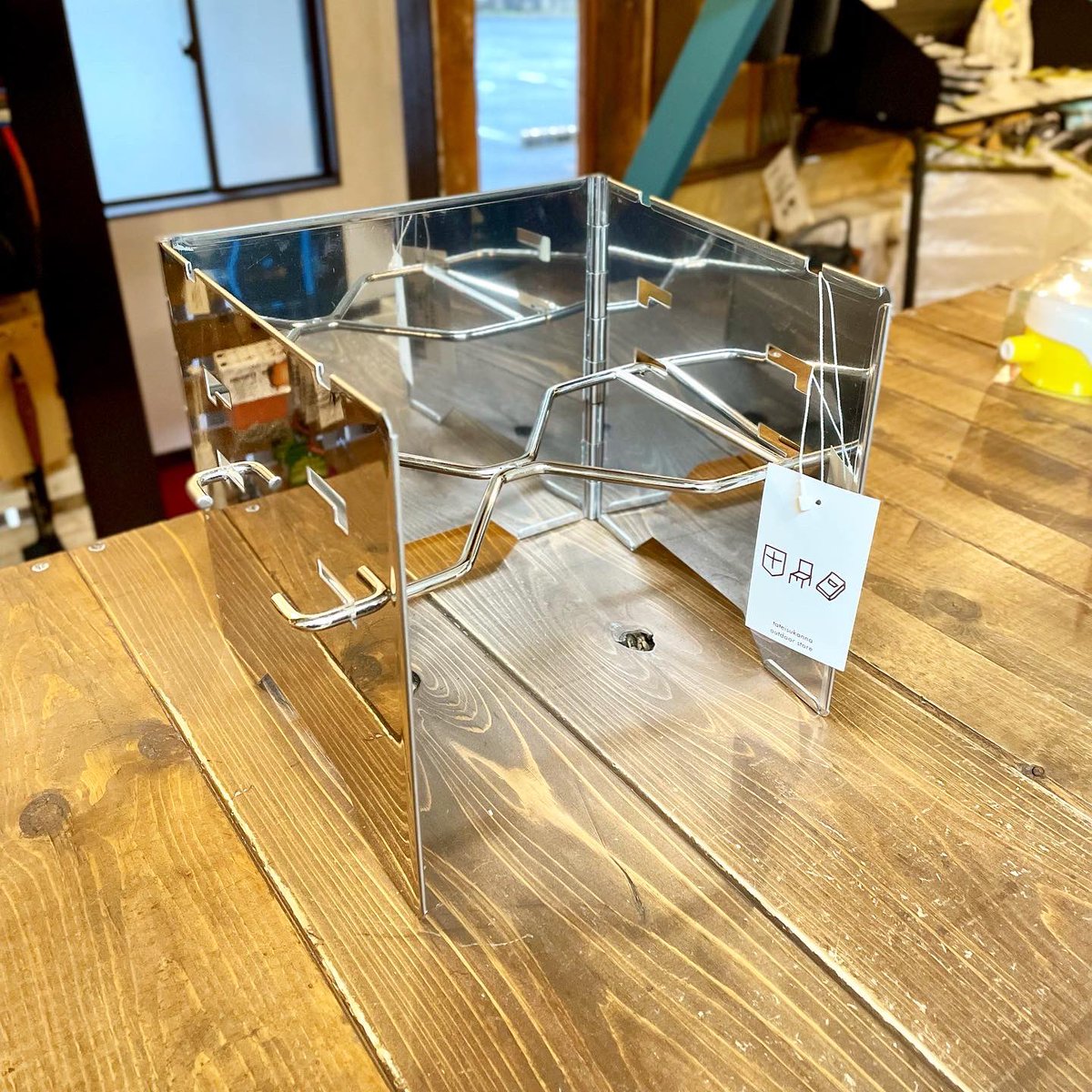 tateisukanna_'s tweet photo. 収納ケース付きでフラットに持ち運べる
コの字型風防ゴトクセット
ゴトクの高さ調節出来るから
お持ちの焚火台やストーブに
ぴったしフィット
耐荷重30キロ
料理の幅がひろがります
#タテイスカンナ #highmount #グリルwithガード #キャンプ飯 #風防 #五徳 #outdoor #折り畳み #埼玉県 https://t.co/QSnYvN6kpP